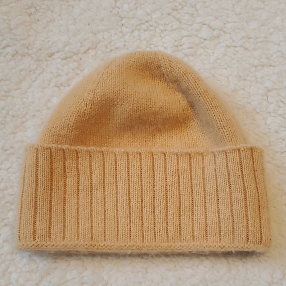 Uniqlo 100% Cashmere Hat
